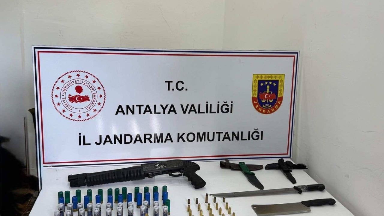 Kepez'de Jandarmadan Ruhsatsız Silah Operasyonu