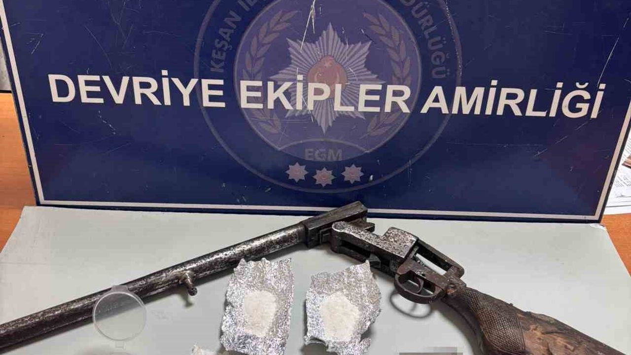 Keşan'da Uyuşturucu ve Ruhsatsız Tüfek Ele Geçirildi