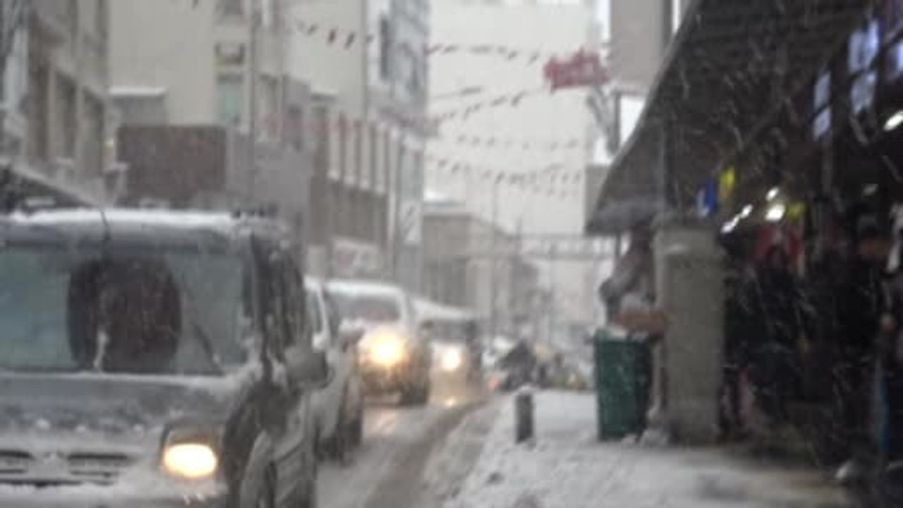 Kilis'te Kar Yağışı Etkisini Gösteriyor