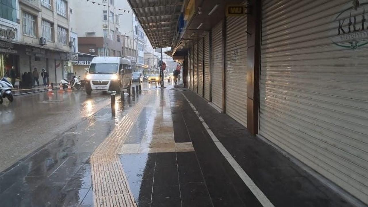 Kilis'te Sağanak Yağış Etkisini Gösterdi