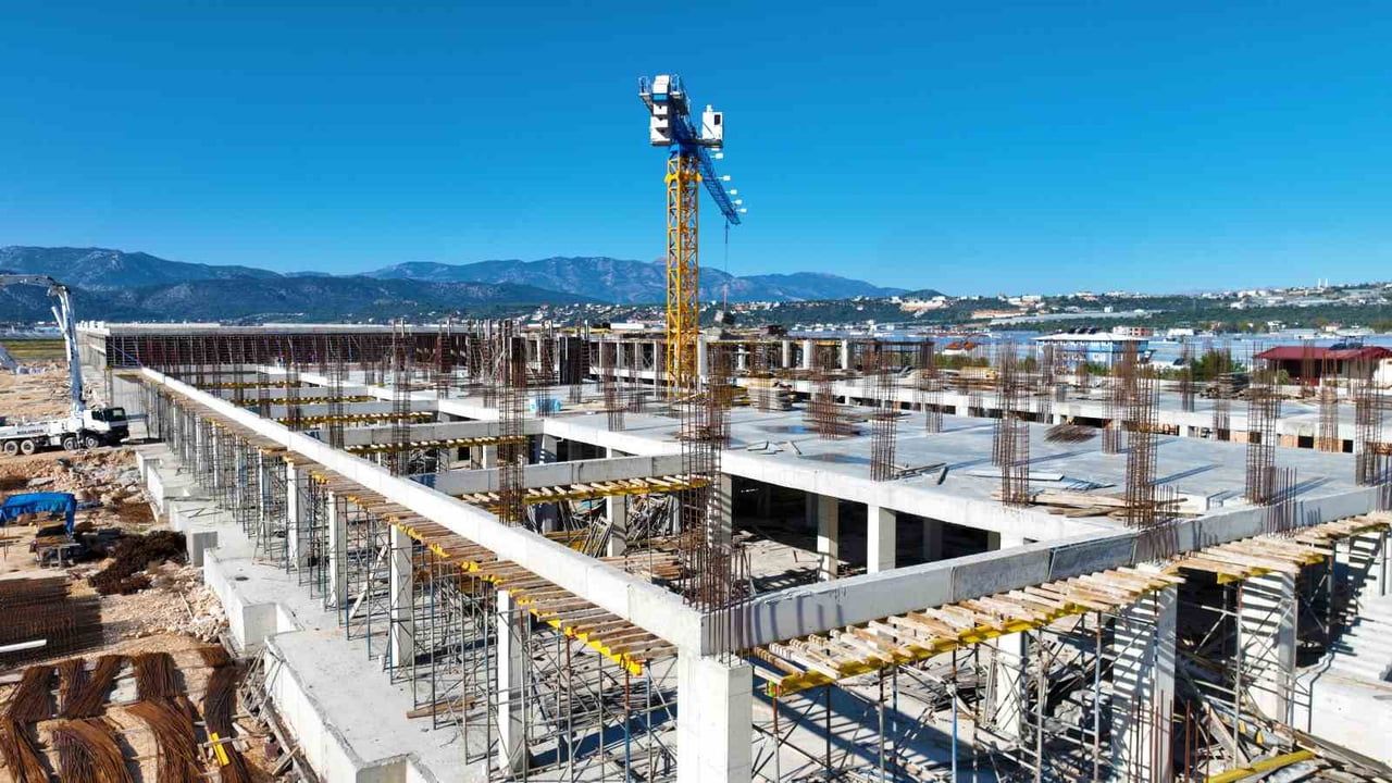 Kınık Toptancı Hal Kompleksi Bölge Tarımına Yenilik Katıyor