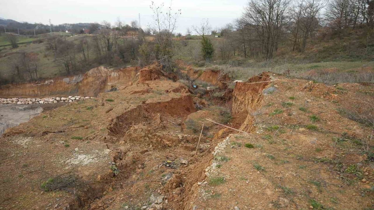 Kirazlıyayla'da Maden Atık Barajı Çöktü
