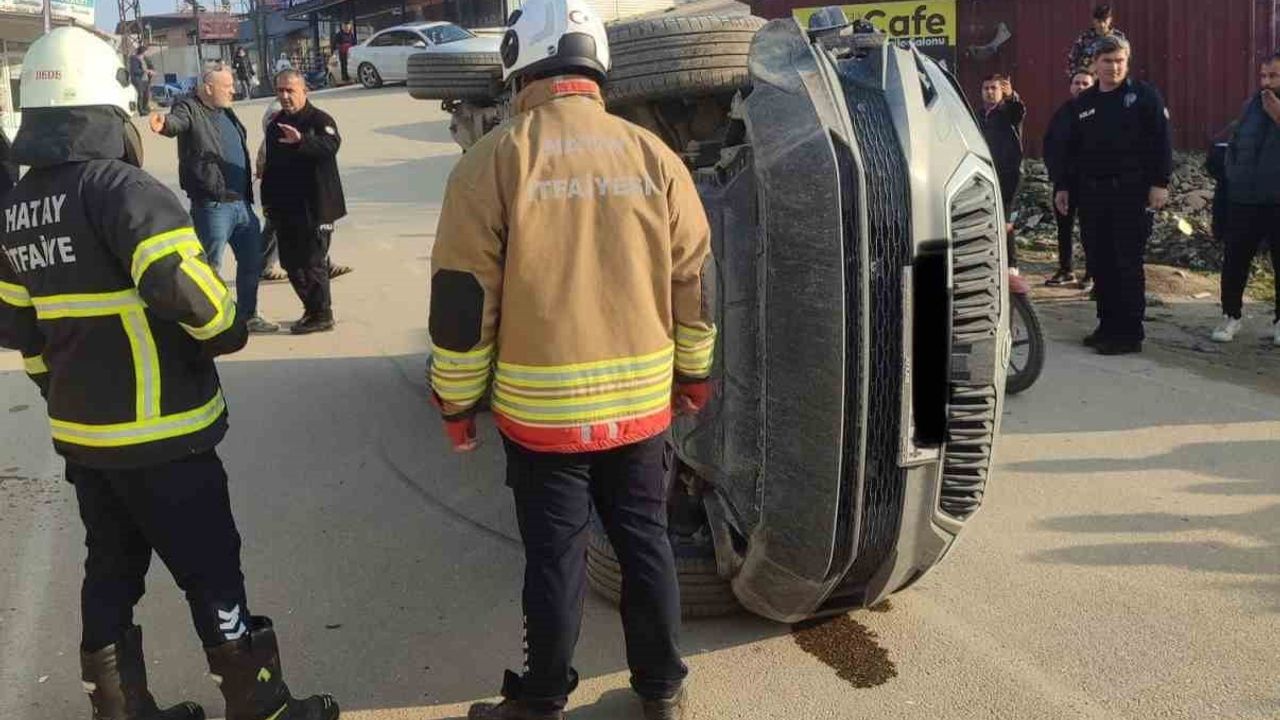 Kırıkhan'da Trafik Kazası: İki Yaralı