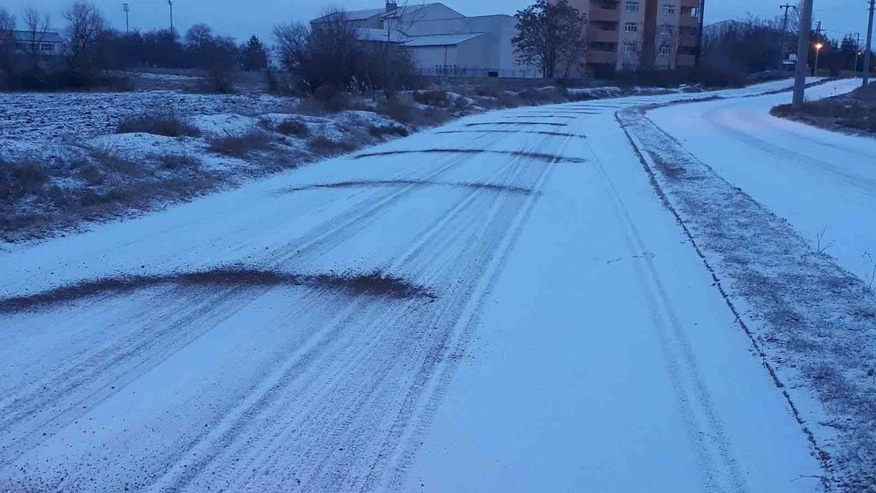 Kırıkkale Belediyesi Karla Mücadelede Hız Kesmeden Çalışıyor