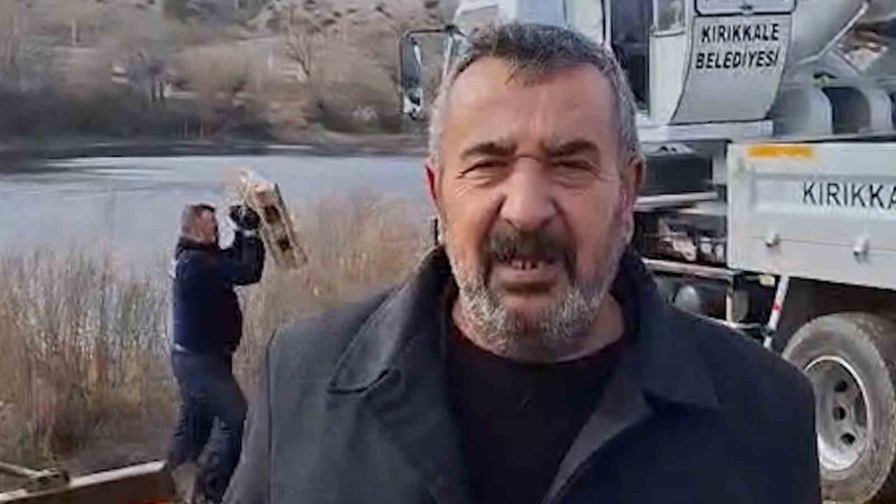 Kırıkkale'de Traktör Kızılırmak'a Düştü, Ekipler Kurtardı