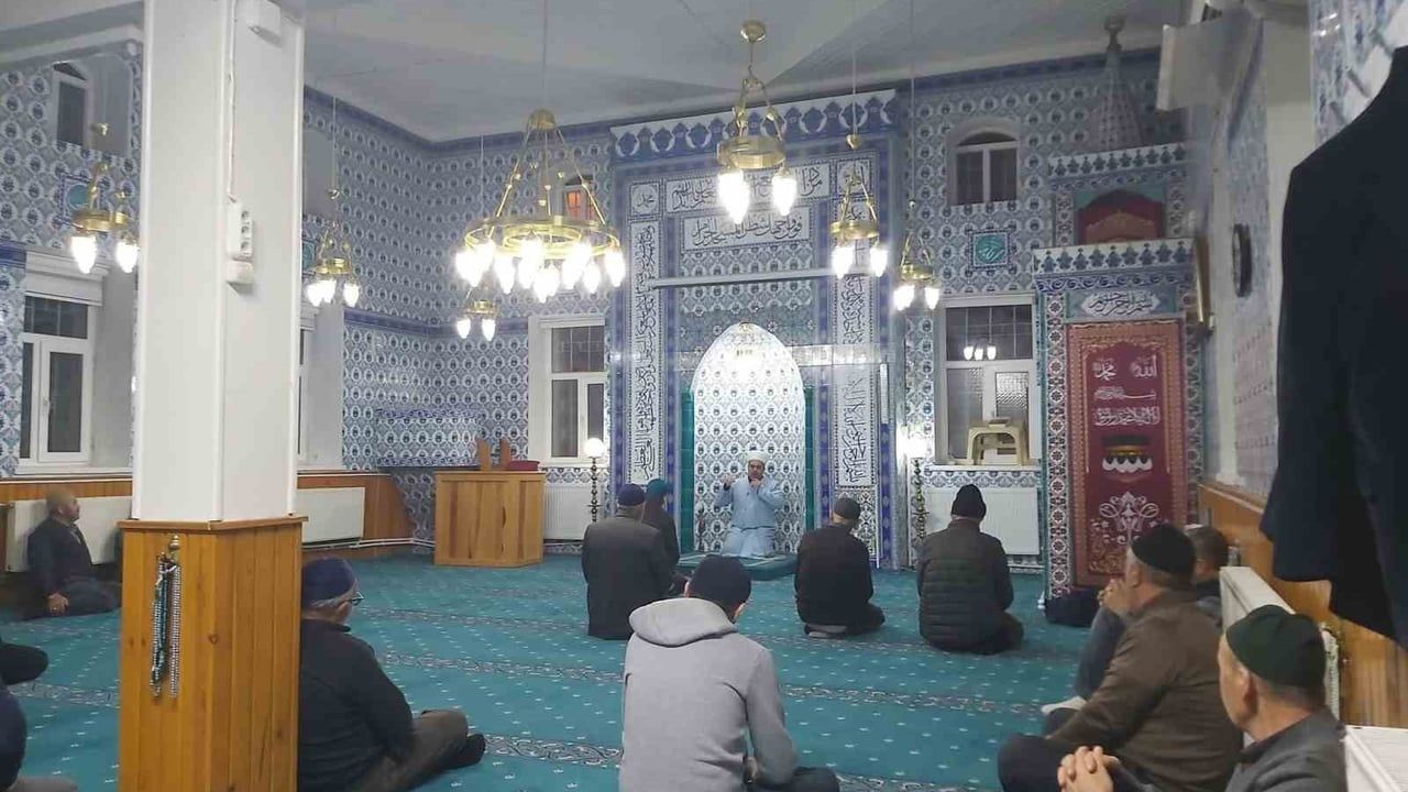 Kırka Mahallesi Maden Camii'nde Yatsı Namazı Buluşması