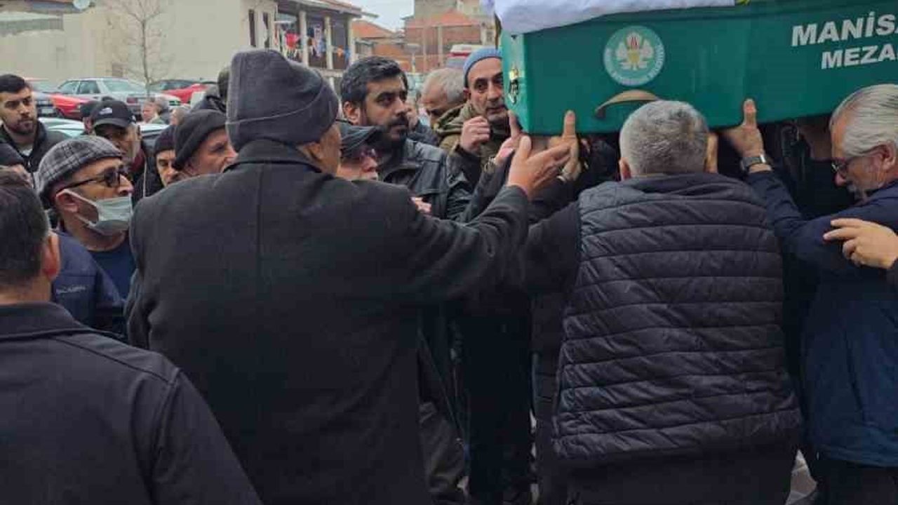 Kırkağaç'ın En Yaşlı Sadık Çınarı Hayatını Kaybetti