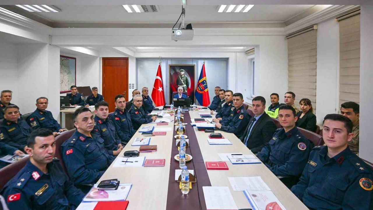 Kırklareli Valisi Uğur Turan, Jandarma'dan Brifing Aldı