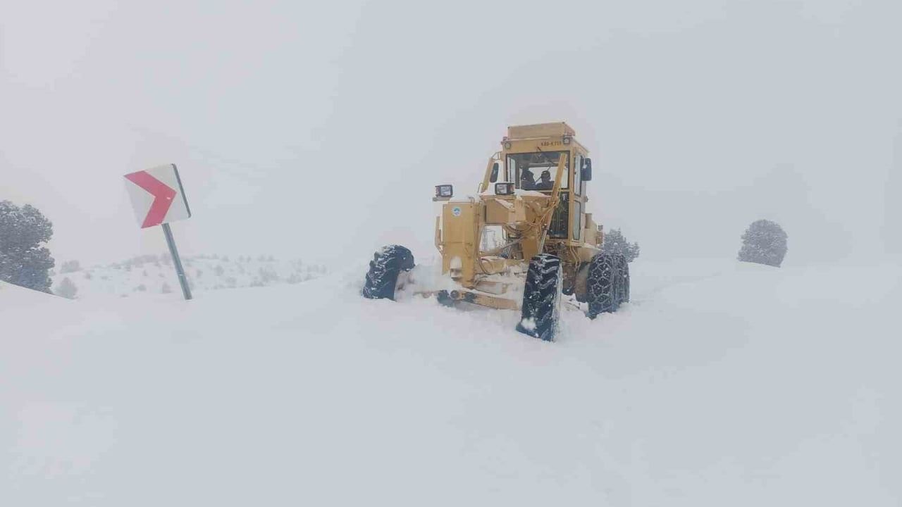 Kırsal Yollar Yeniden Ulaşıma Açıldı