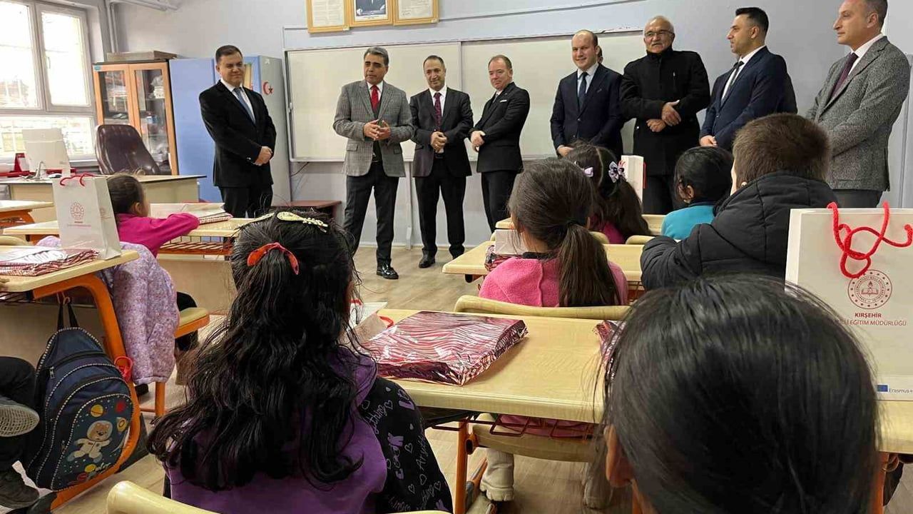 Kırşehir'de 45 Binin Üzerinde Öğrenci Karnelerini Aldı