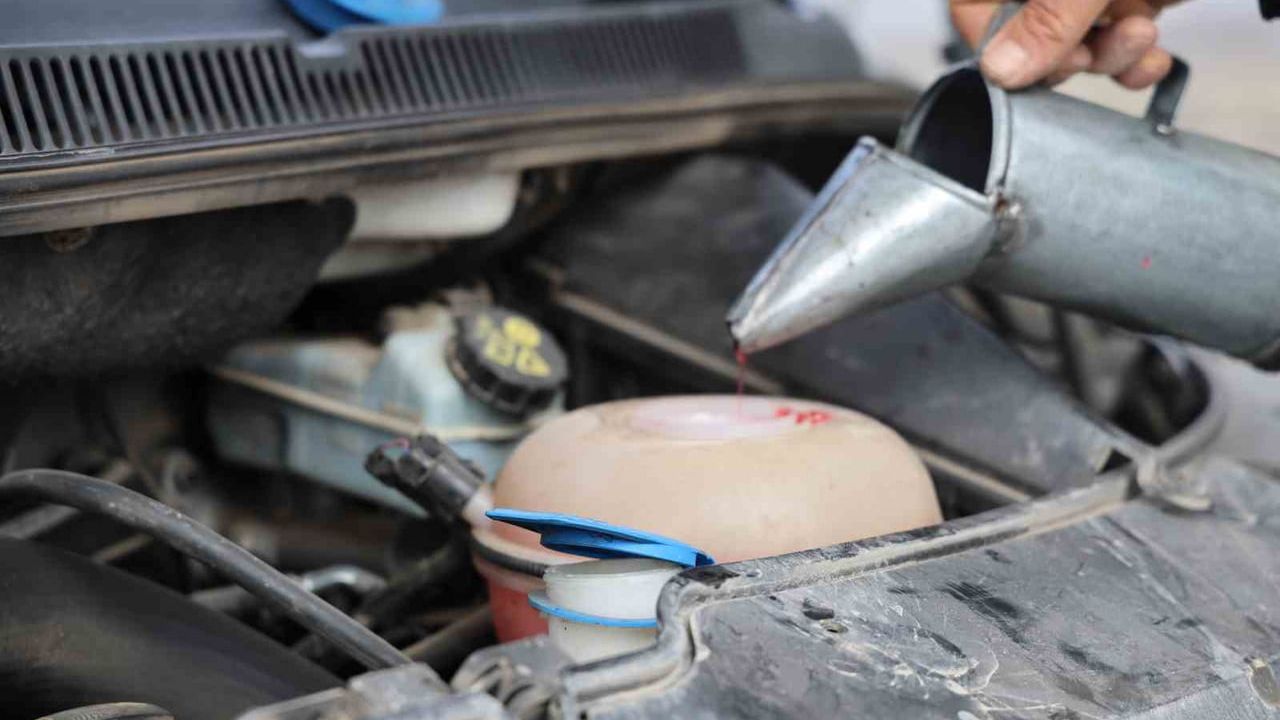 Kırşehir'de Oto Marketlere Kış Ürünlerine Yoğun İlgi