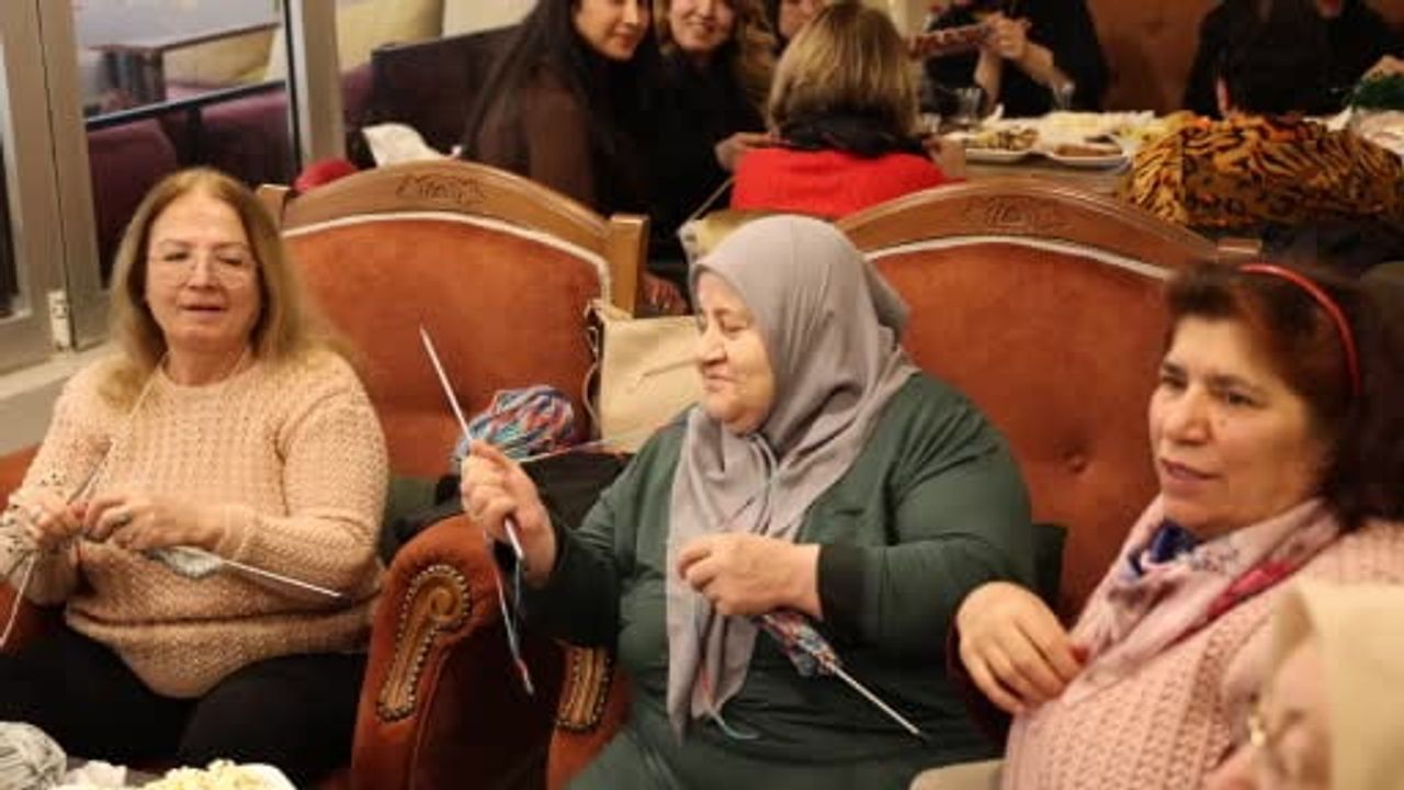 Kırşehirli Kadınlar Dayanışma İçin Örgü Örüyor