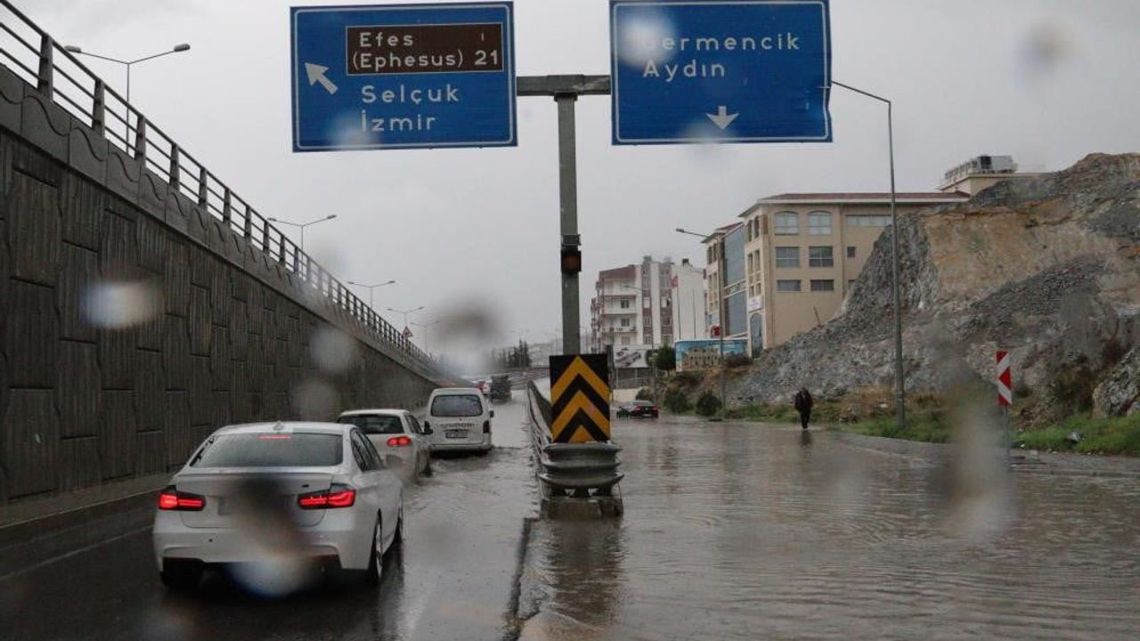 Kıyı Ege İçin Kuvvetli Sağanak Yağış Uyarısı