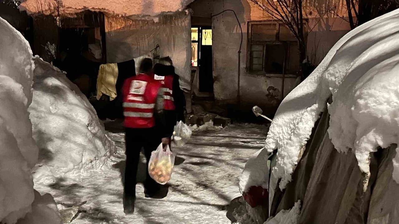 Kızılay'dan Muradiye'de İyilik Seferberliği