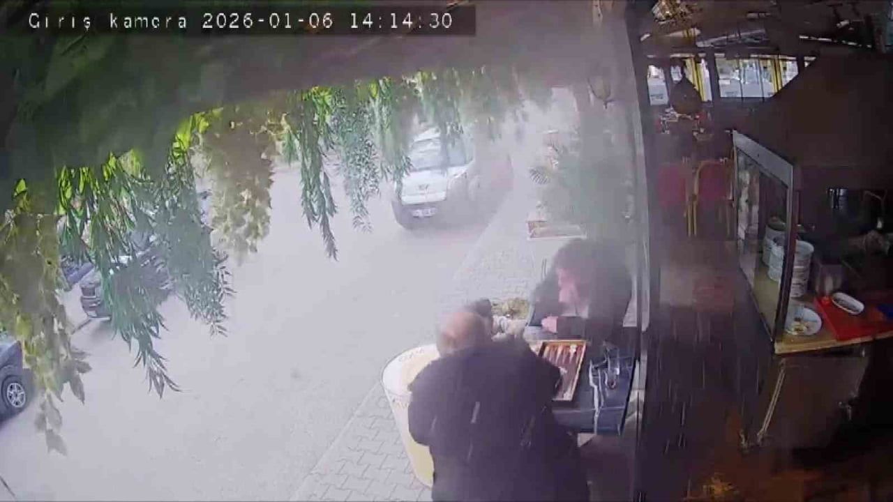 Klima Borusu Patladı: Restaurant Müşterileri Panik Aşıladı