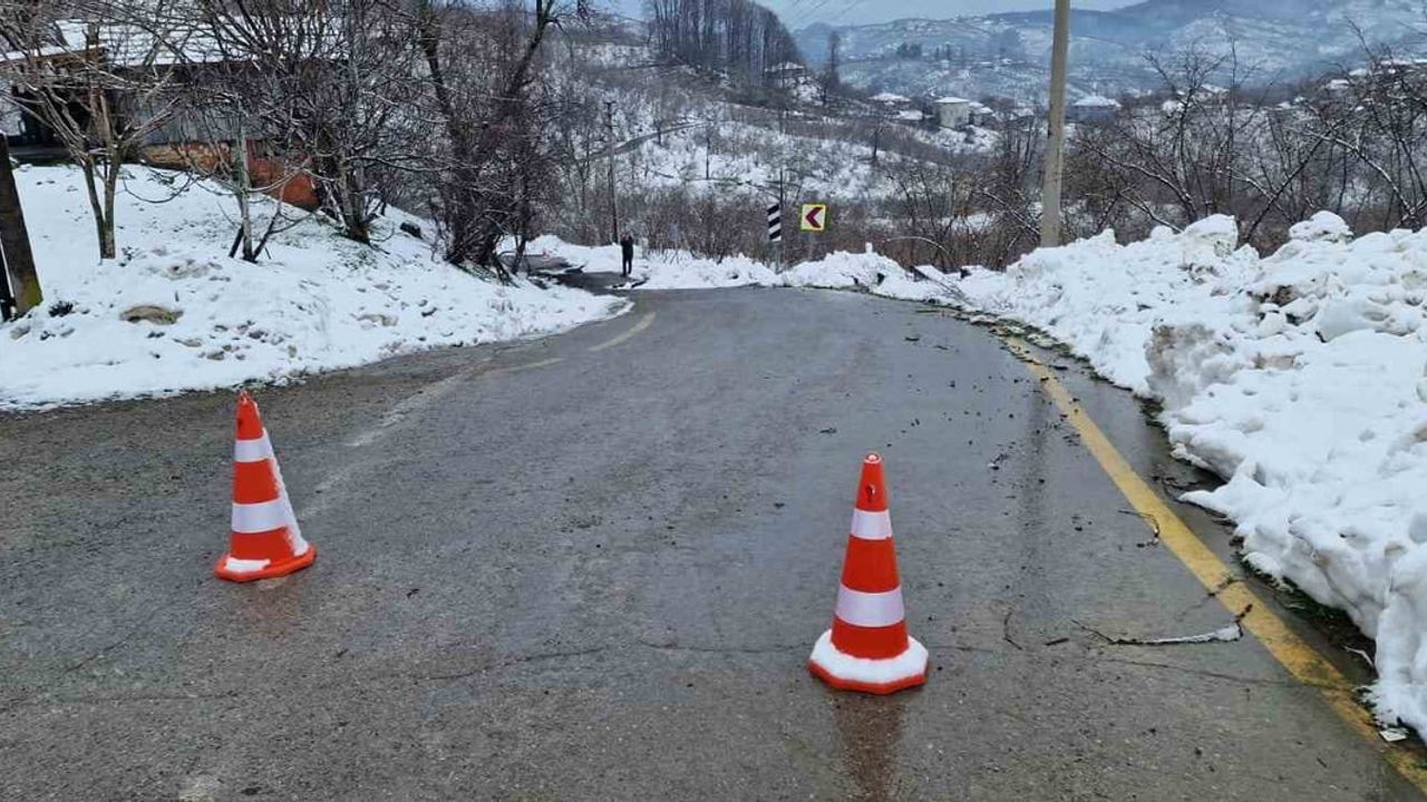 Kocaali'de Kar Yağışının Ardından Heyelan