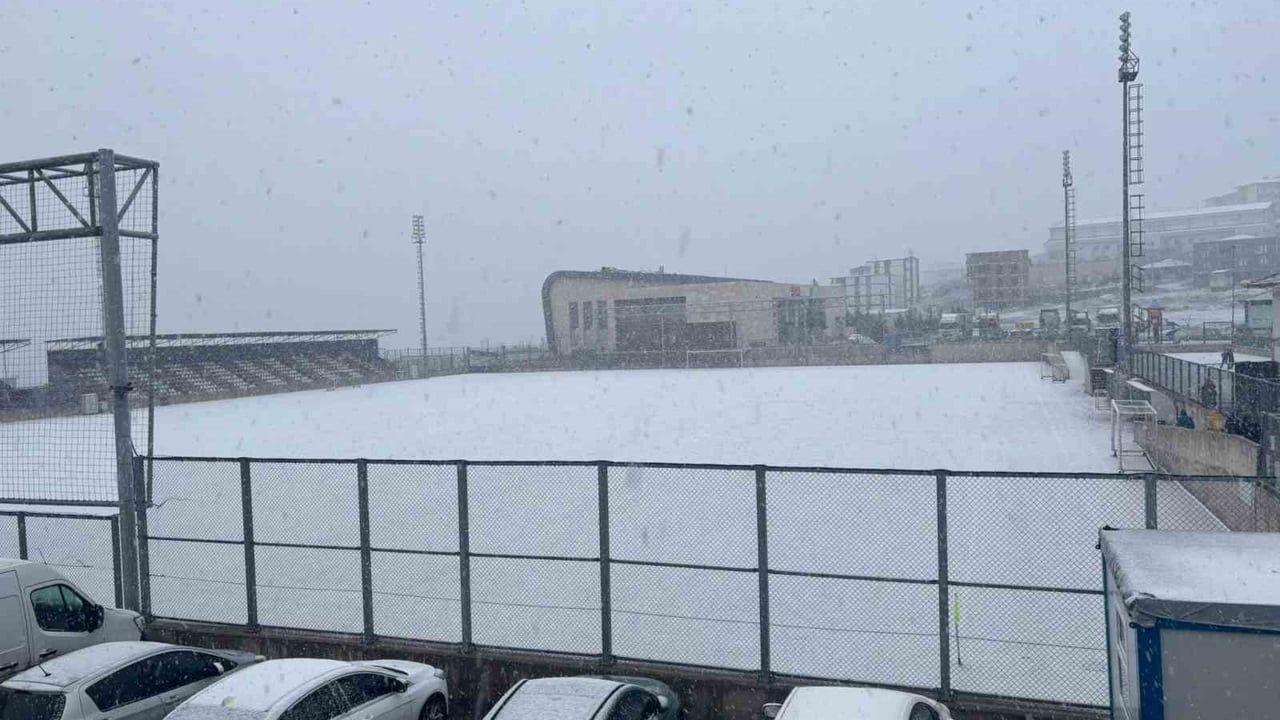 Kocaeli 2. Amatör Lig’de Kar Yağışı Maç Bitiminde Engelleyici Rol Oynadı
