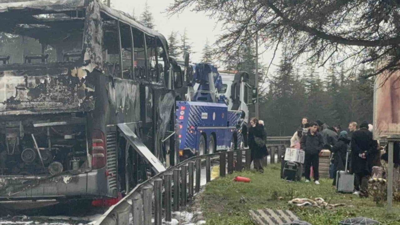 Kocaeli'de Şehirlerarası Yolcu Otobüsünde Yangın Faciası Önledi