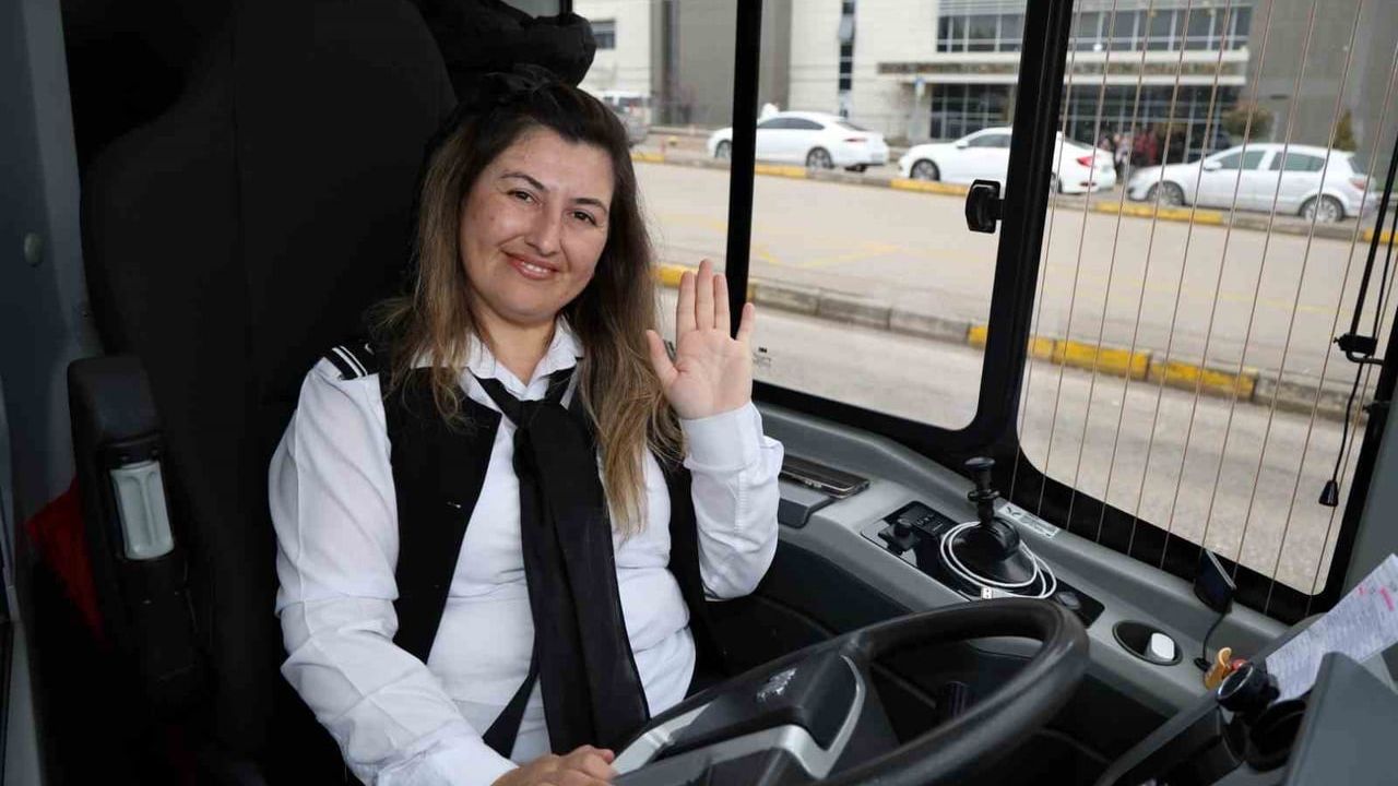 Kocaeli’nin Kadın Sürücüleri, Ulaşımda Öncü Oluyor