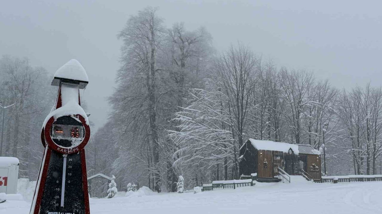 Kocaeli'nin Yüksek Kesimlerinde Kar Yağışı Etkili