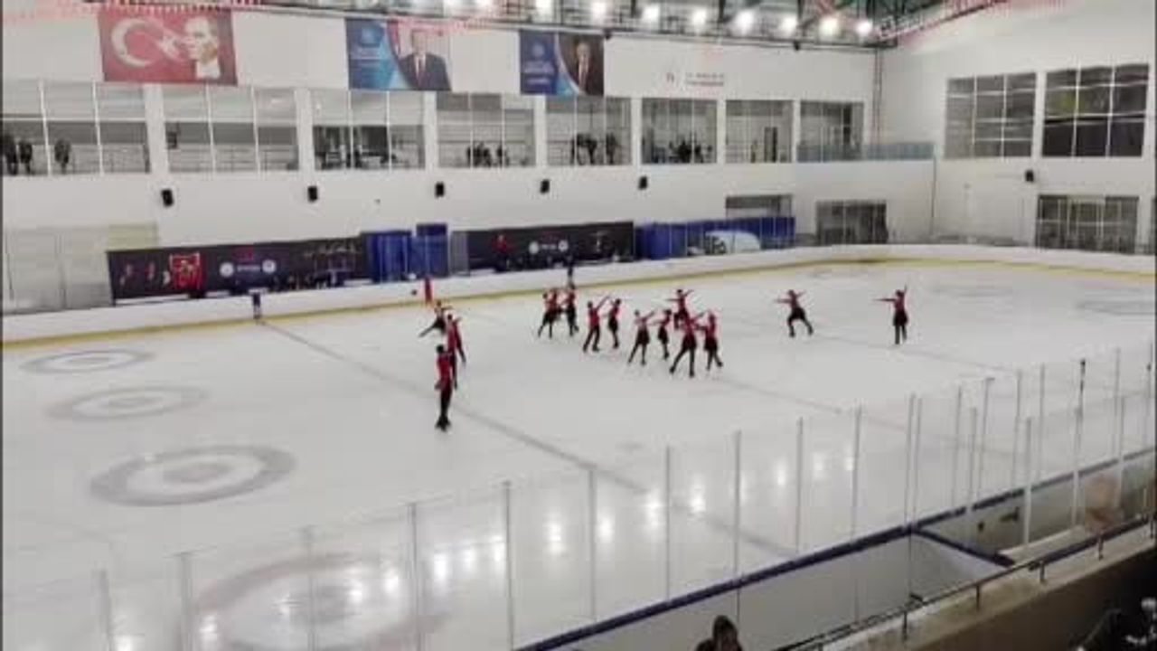Kocaeli Takımları Buz Pateni Şampiyonasında Zirveye Yerleşti