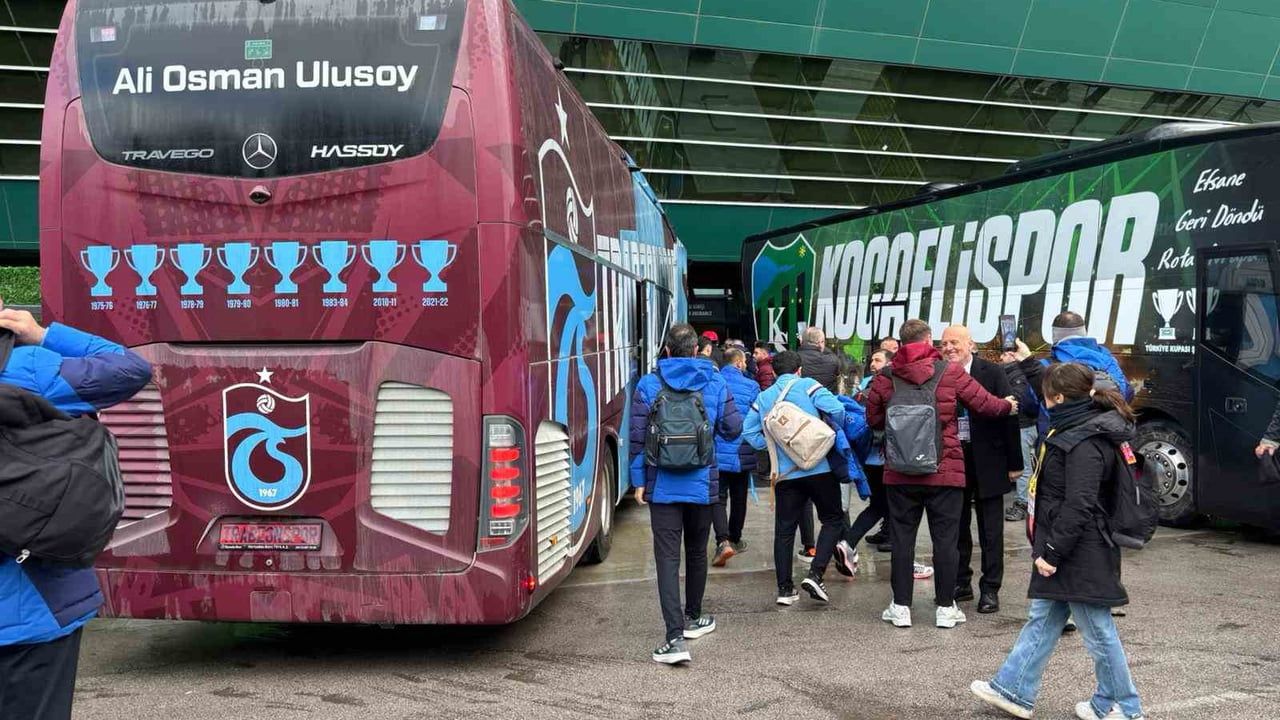 Kocaelispor ve Trabzonspor Stadyuma Ulaştı