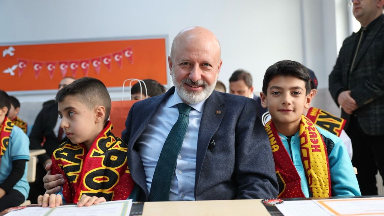 Kocasinan Belediyesi, Öğrencilerin Eğitimi İçin Destek Sağlıyor