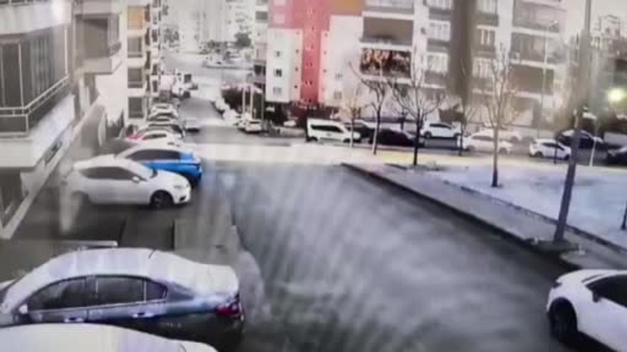 Kontrolsüz Akaryakıt Tankerinin Yola Dehşet Saçtığı Anlar