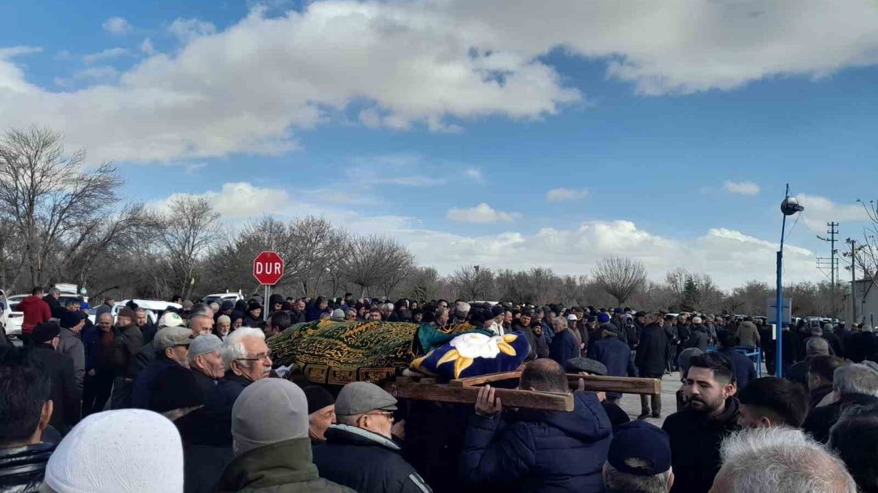 Konya'da Trafik Kazasında Hayatını Kaybeden Sürücü Defnedildi