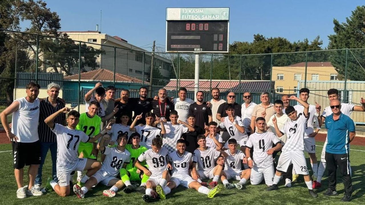 Körfez'de Ücretsiz Futbol Okulunda 580 Öğrenci