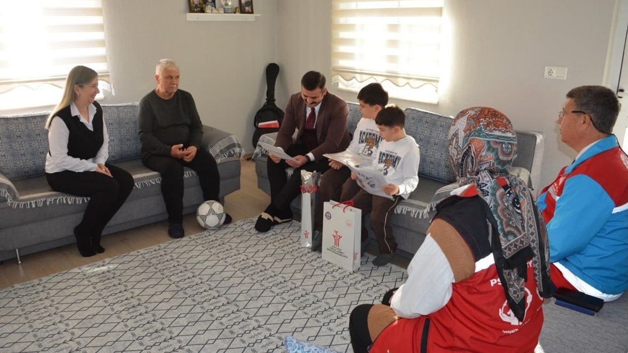 Köyceğizli Şehit Çocuklarının Karne Sevinci