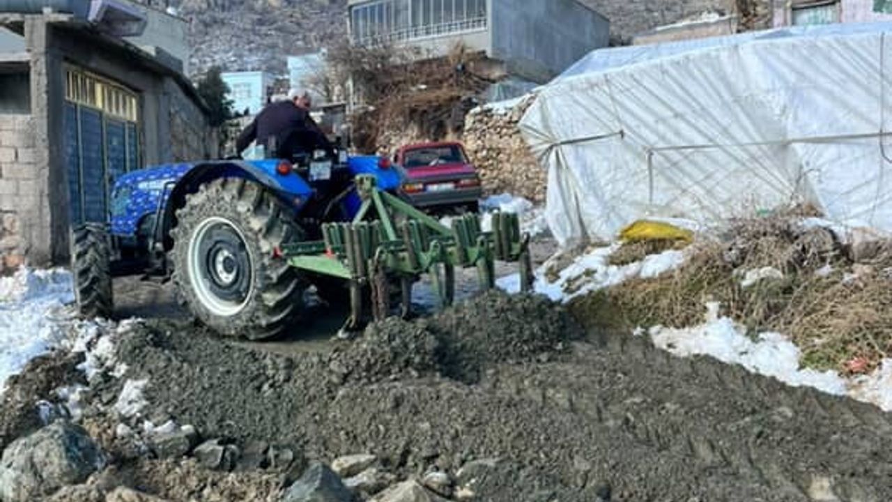 Köylülerin Birliktelik Örneği: Yolu Kendi İmkanlarıyla Onardılar