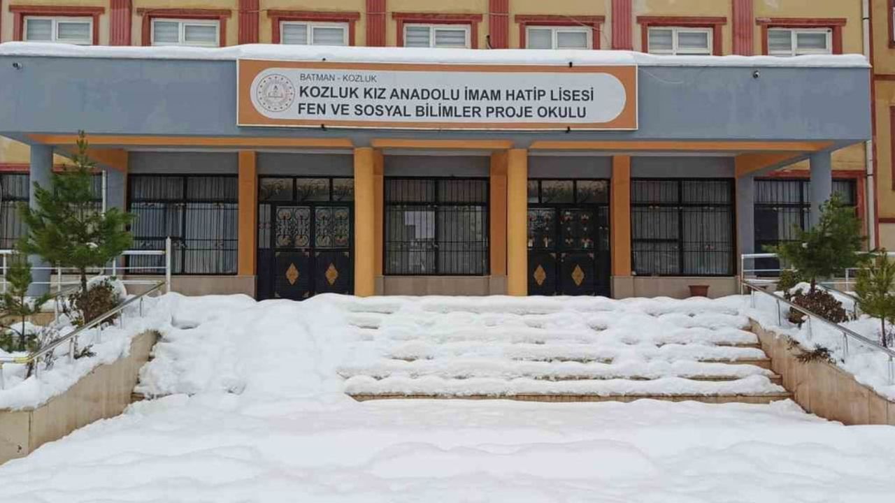Kozluk'ta Eğitimde Hava Şartları Nedeniyle Ara Verildi