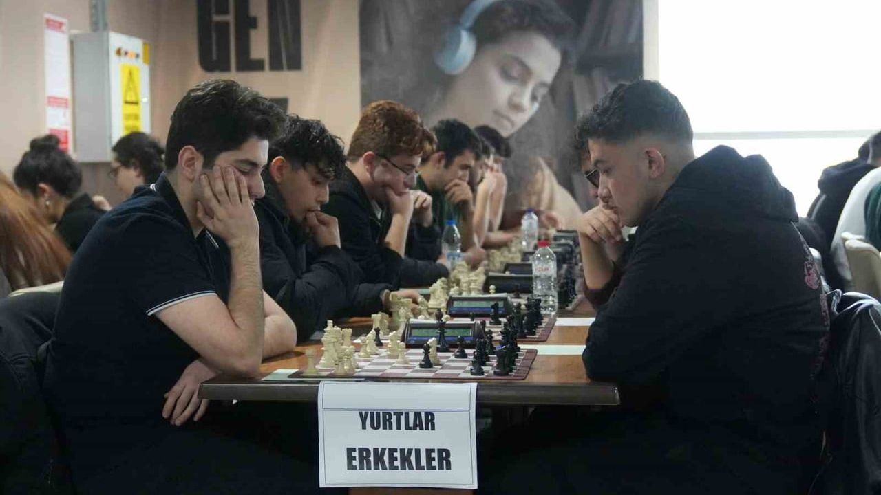 Kredi Yurtlar Kurumunda Gençlik Heyecanı: Spor Alanında Yarıştılar