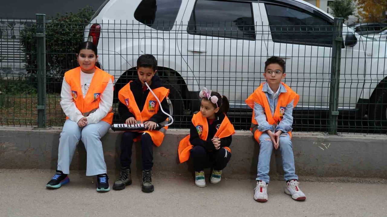 Küçük Kalpler, Büyük İyilikler