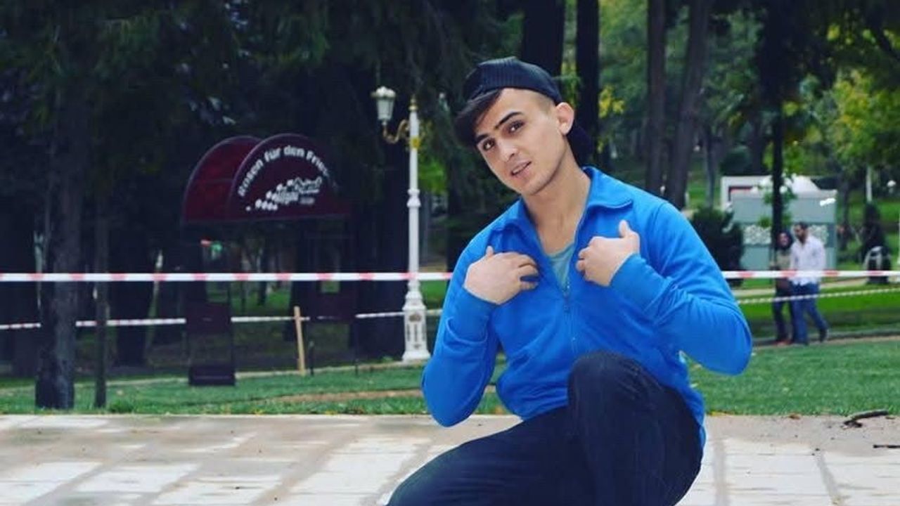 Küçükçekmece'de Silahlı Saldırı: İki Genç Hayatını Kaybetti