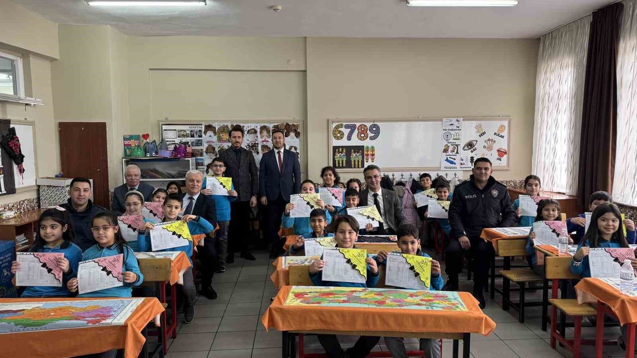 Kulu’da 7 Bin 600 Öğrenci Karnelerini Aldı