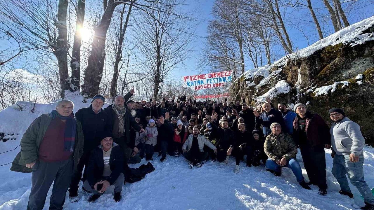 Kumru'da Kar Eğlencesi: 150 Kişi Aynı Anda Kaydı