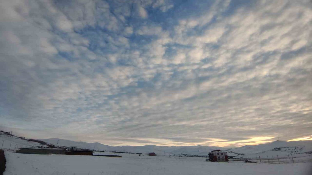 Kümülüs Bulutları Van Semalarında Görsel Şölen Sunuyor