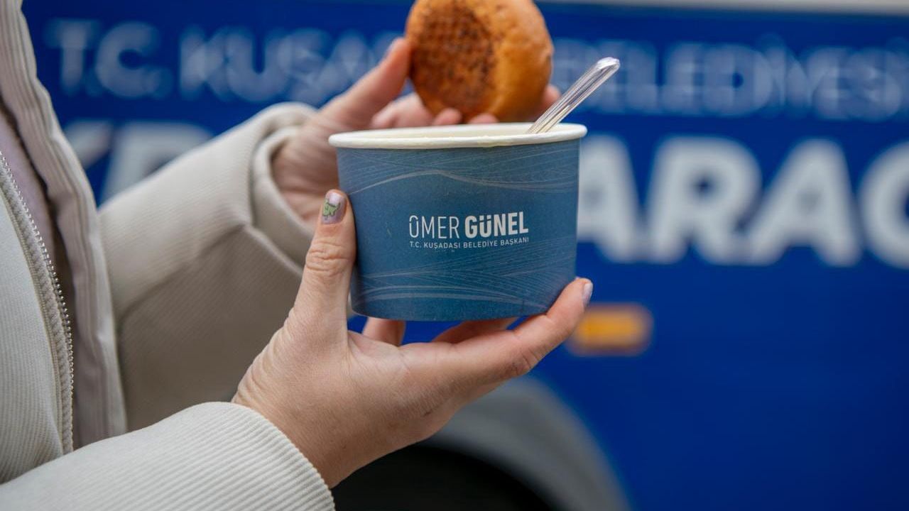 Kuşadası Belediyesi'nden Kışa Özel Sıcak Çorba İkramı