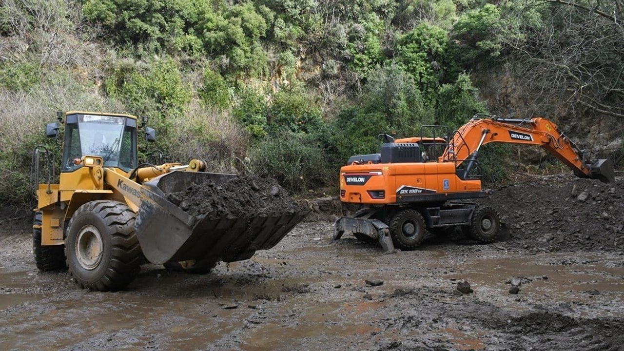 Kuşadası Belediyesi Sel Felaketi İçin Hızla Hareket Geçti