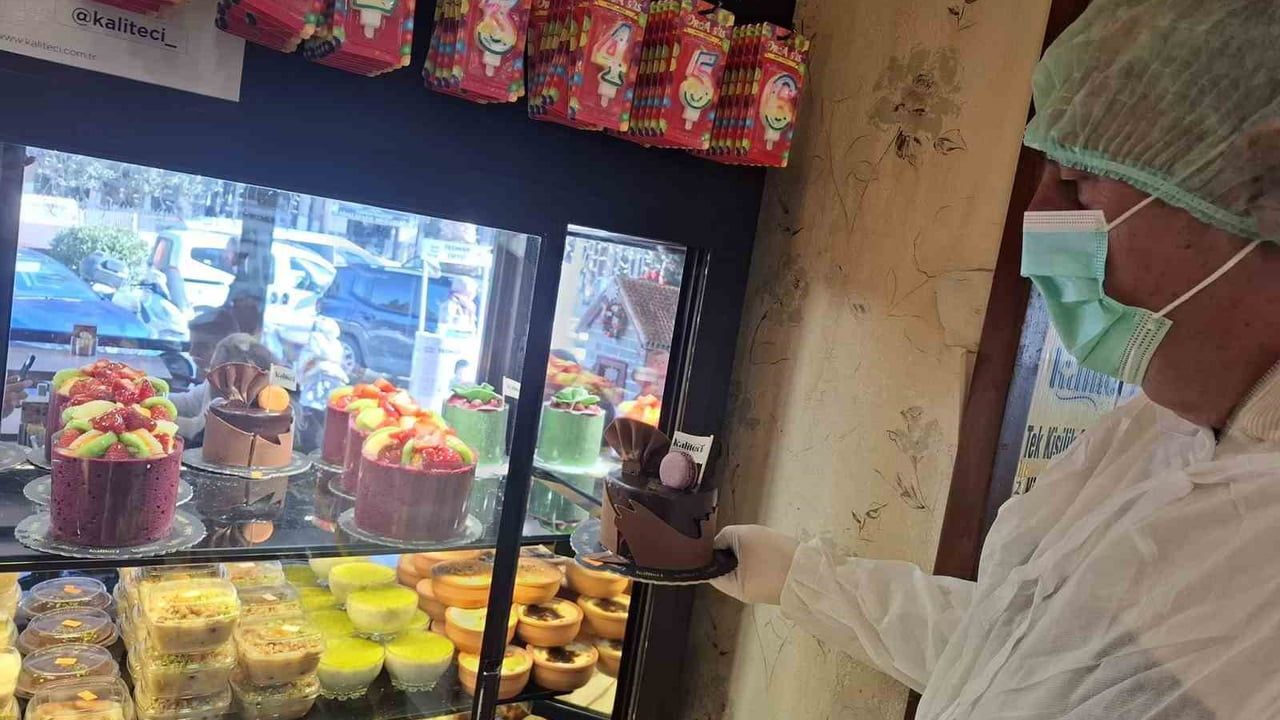 Kuşadası'ndaki Yaş Pastalar Sağlık Denetiminde