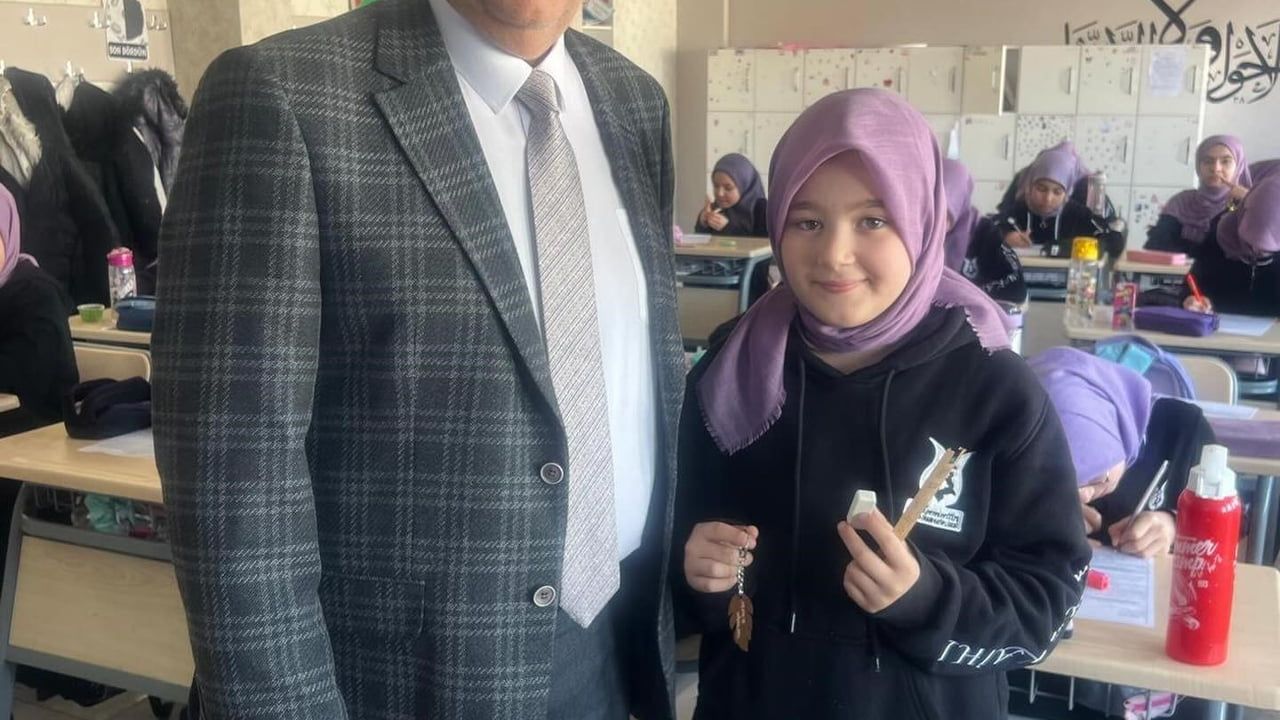 Kütahya Akşemsettin Kız Anadolu İmam Hatip Lisesi'nden Çevre Dostu Yılbaşı Hediyesi