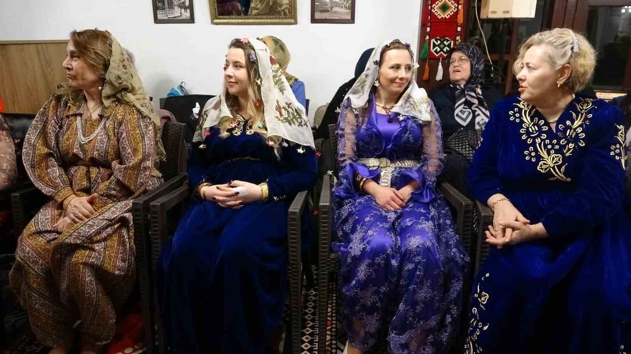 Kütahya'da Geleneksel Kına Geleneği Yeniden Canlandı