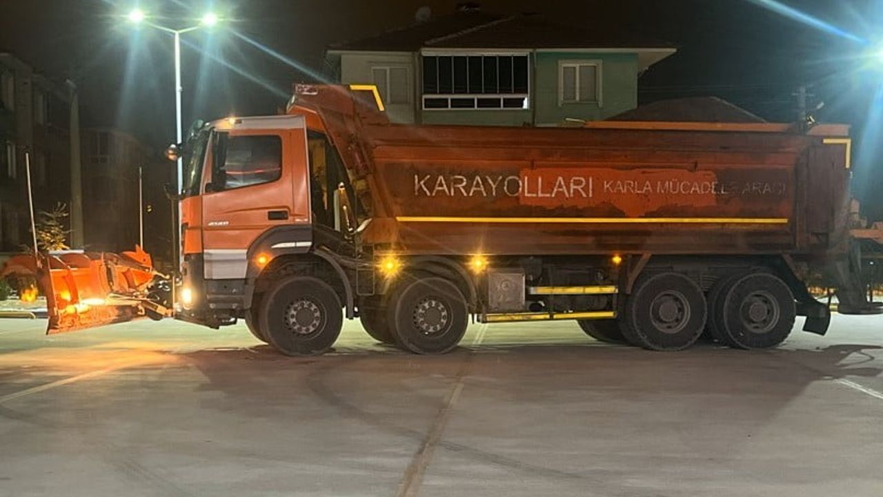 Kütahya’da Karayolları Ekipleri Sibirya Soğuklarına Karşı Alarmda