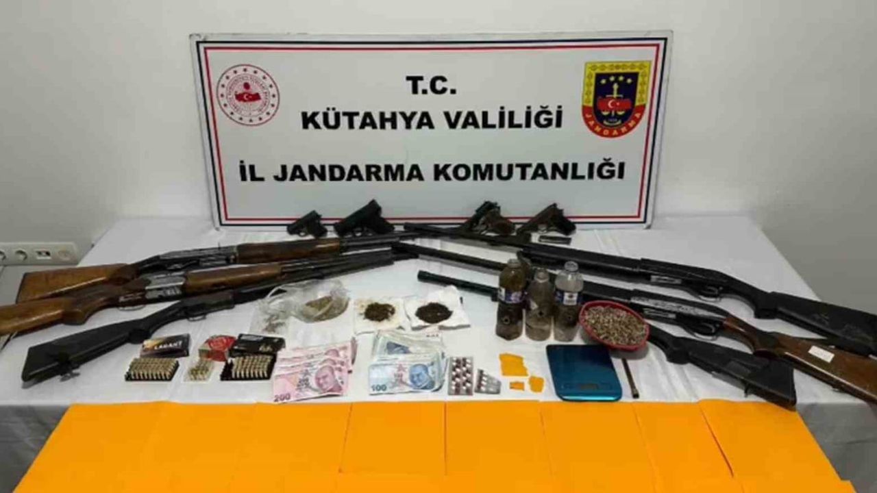 Kütahya'da Uyuşturucu ve Silah Operasyonu