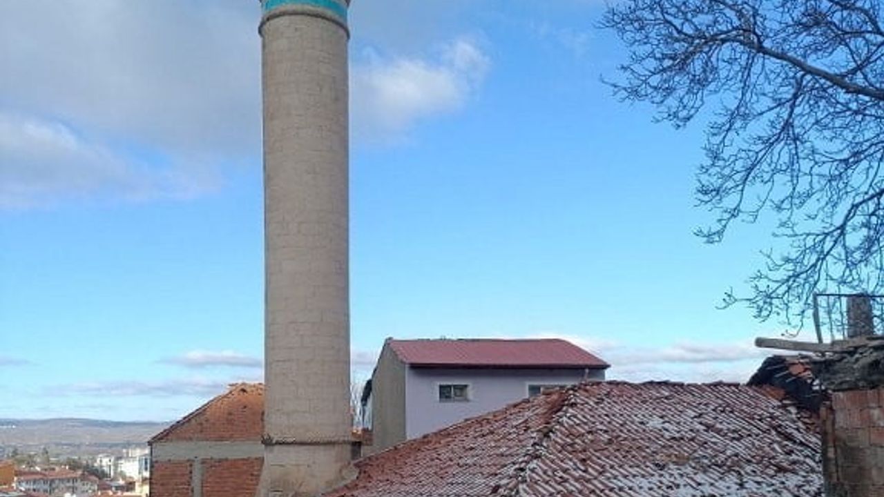 Kütahya'daki Ahi Evran Camii'nin Görüntü Kirliliği Ortadan Kaldırıldı