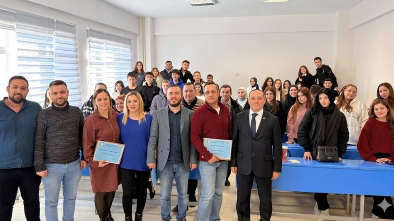 Kütahya Dumlupınar Üniversitesi'nde Mezun-Öğrenci Etkileşimi