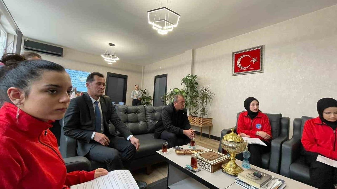 Kütahya Gençlik ve Spor İl Müdürü Bülent Küçük ile Genç Sporcuların Buluşması