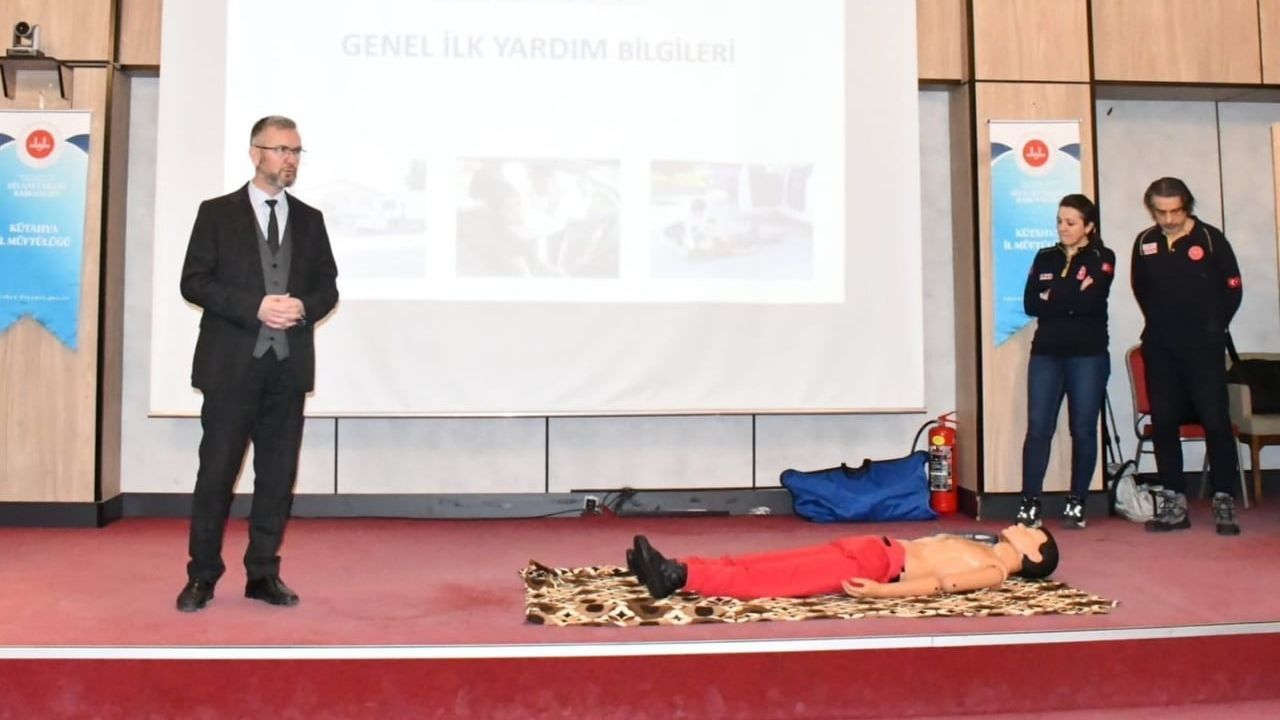 Kütahya Müftülüğü'nde Temel İlk Yardım Eğitimi Düzenlendi